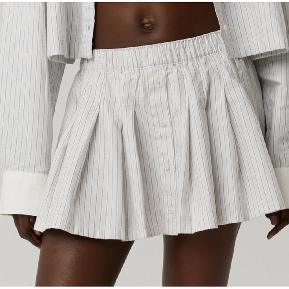 OFFLINE by Aerie Pinstripe Pleated Tennis Skort White Blue Button Front Medium